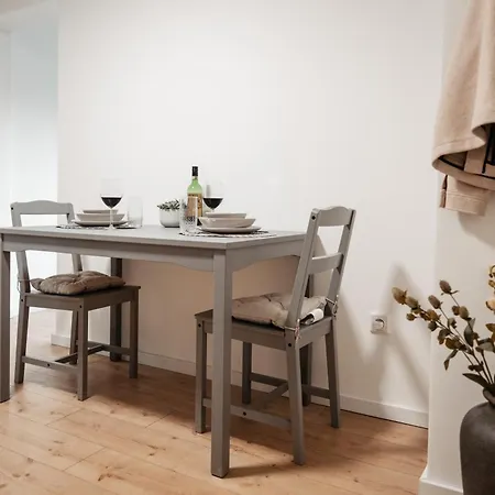 Elegantes Mit Terrasse דירה באד פירמונט