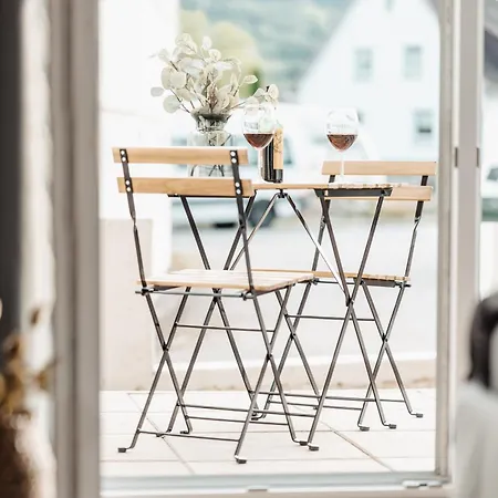 Elegantes Mit Terrasse דירה *